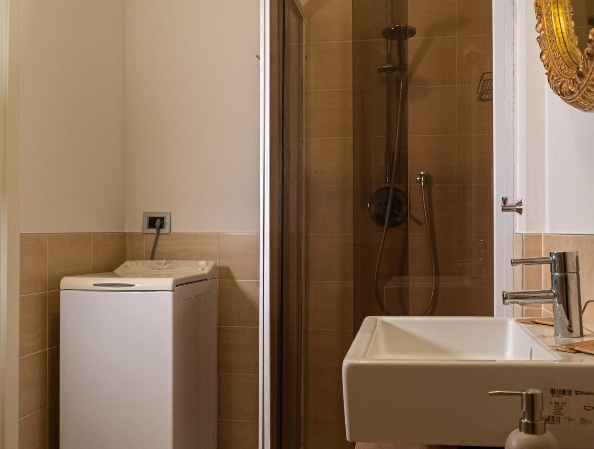 Maison Blanche: Appartamento Elegante Con Parcheggio Privato Mantova Eksteriør billede