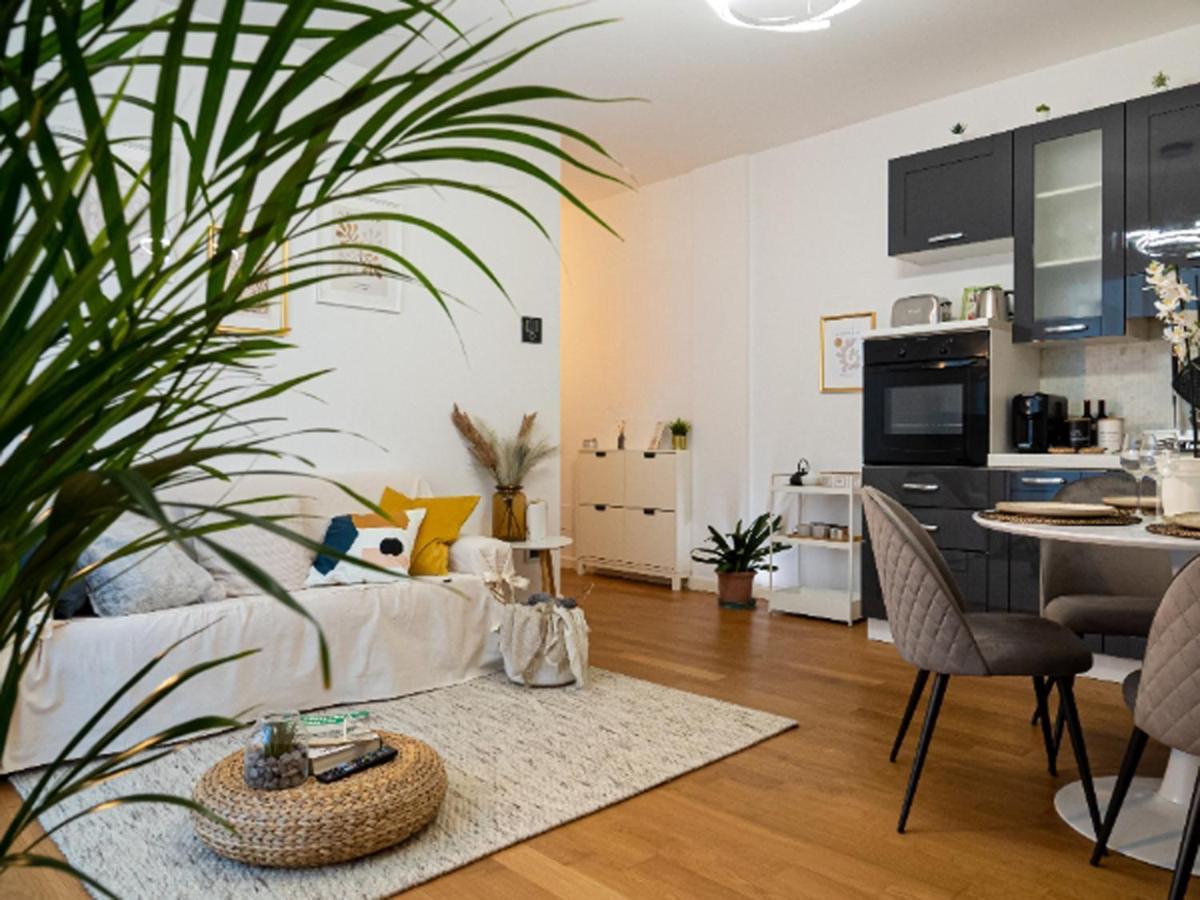 Maison Blanche: Appartamento Elegante Con Parcheggio Privato Mantova Eksteriør billede