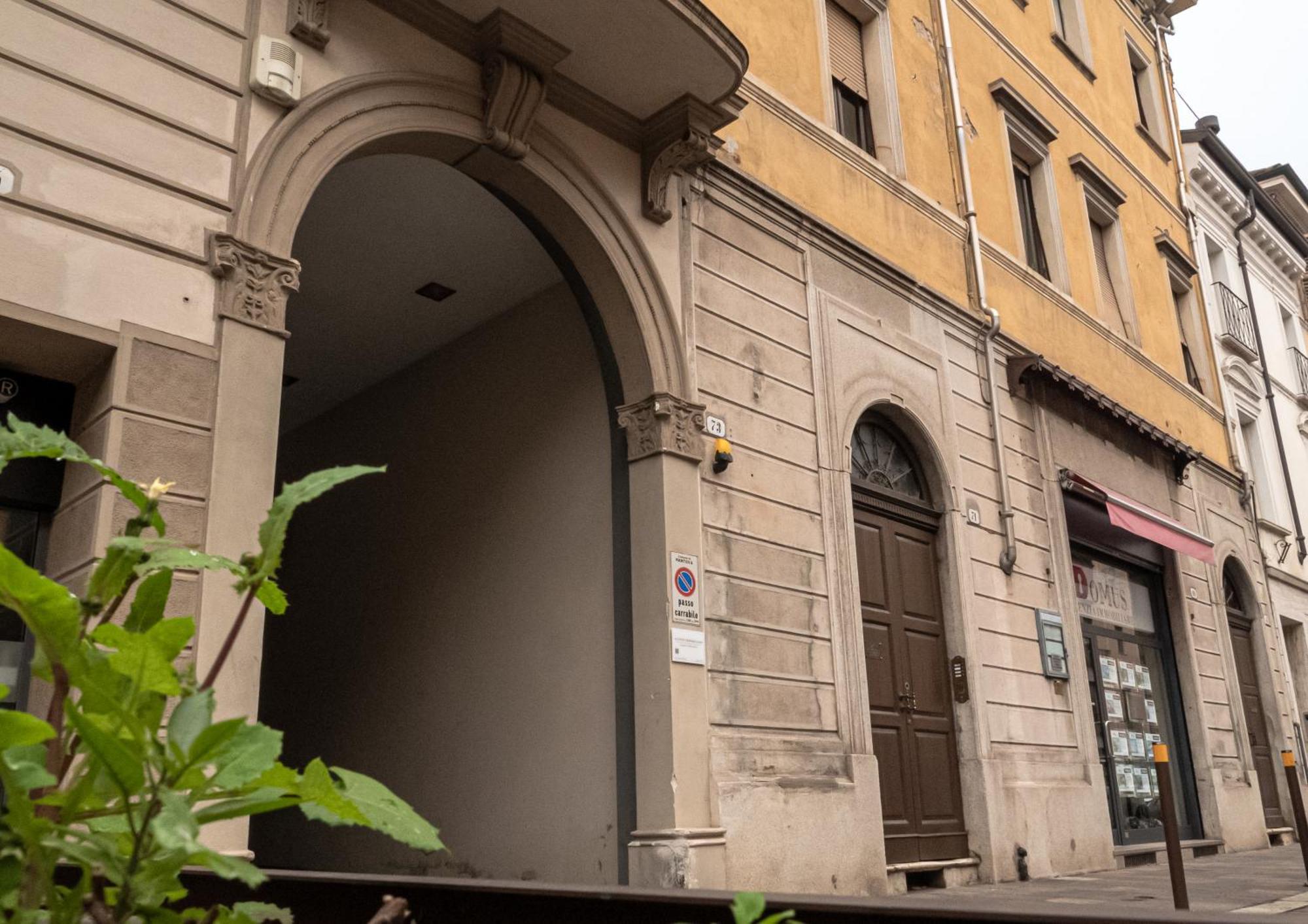 Maison Blanche: Appartamento Elegante Con Parcheggio Privato Mantova Eksteriør billede